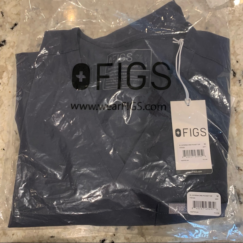 Figs medium Catarina scrub top in quiet navy